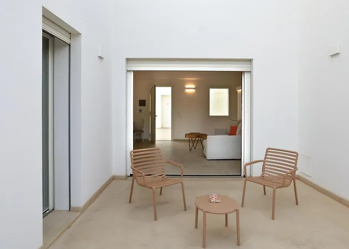 Carrubia فندق مبيت وإفطار 4*